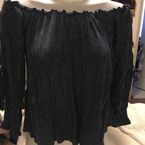 American Eagle Size XS blue flowy shirt.